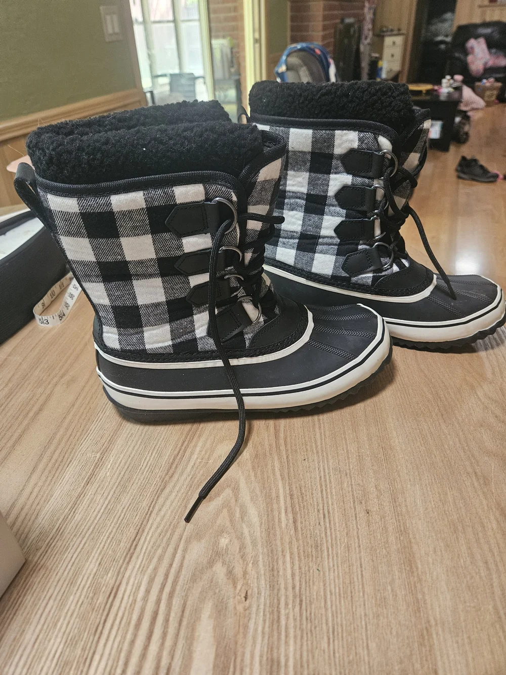 Women's Black & White Plaid Winter Snow Boots